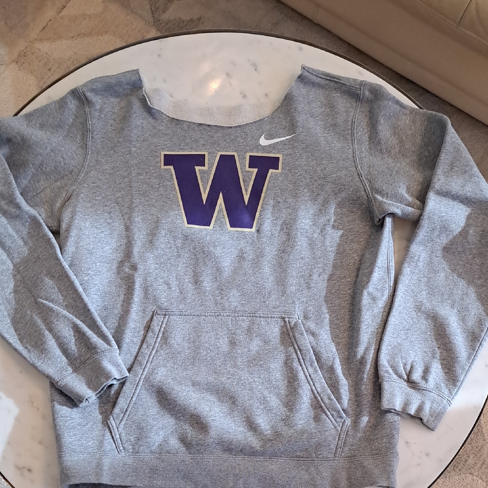 Nike Women's U of Washington Huskies Gray Sweatshirt